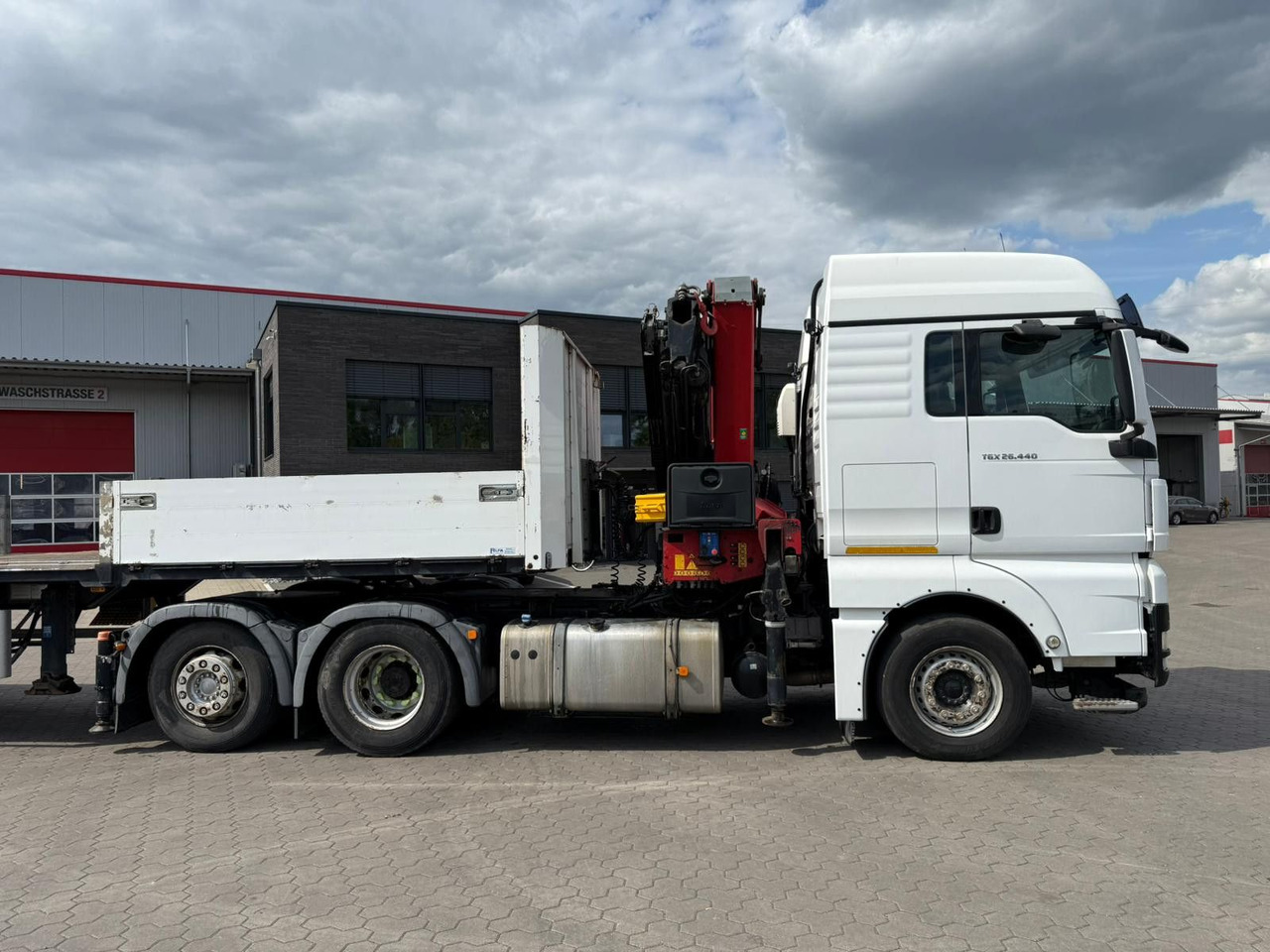 MAN TGX 26.440 6x2 mit HMF 3000-5 Kran - Камион со кран: слика 3 MAN TGX 26.440 6x2 mit HMF 3000-5 Kran - Камион со кран: слика 3
