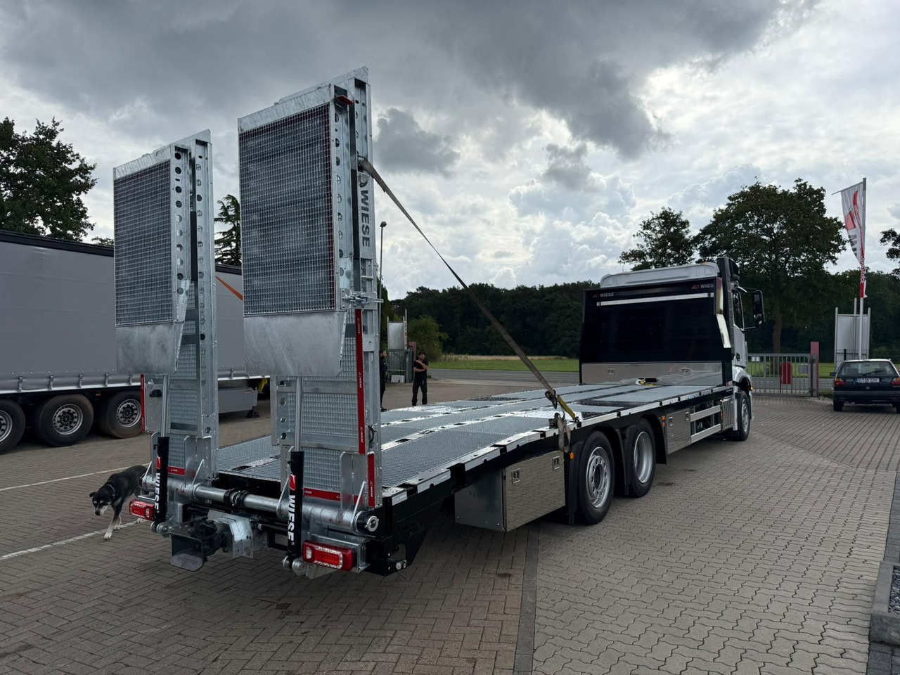 Mercedes-Benz Actros mit Rampen, Maschinentransporter - Камион за влечење: слика 4 Mercedes-Benz Actros mit Rampen, Maschinentransporter - Камион за влечење: слика 4