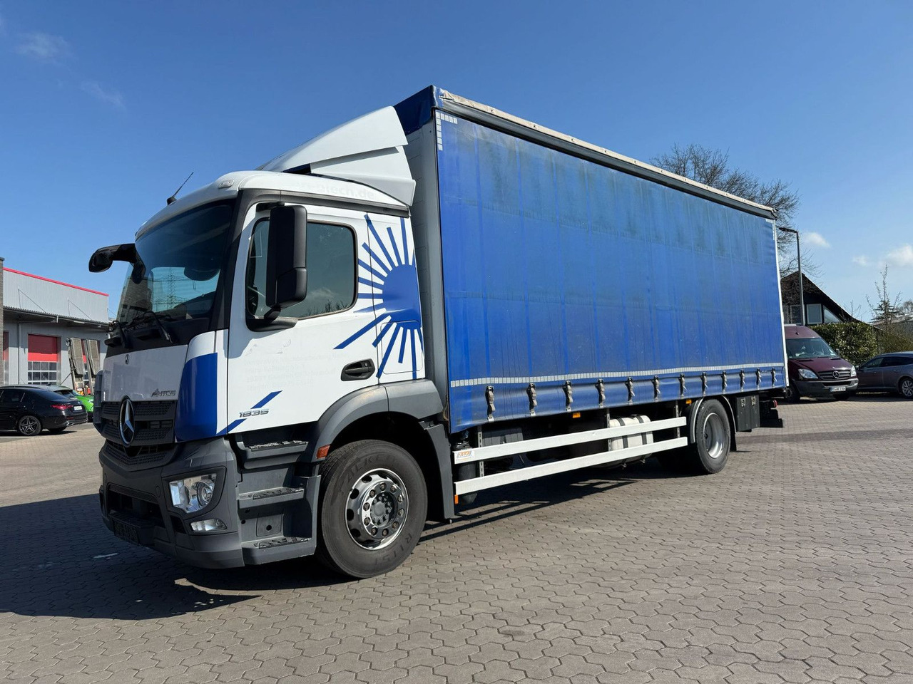 Mercedes-Benz Antos 1835 L - 4x2 Schiebeplane - Камион со церада: слика 2 Mercedes-Benz Antos 1835 L - 4x2 Schiebeplane - Камион со церада: слика 2
