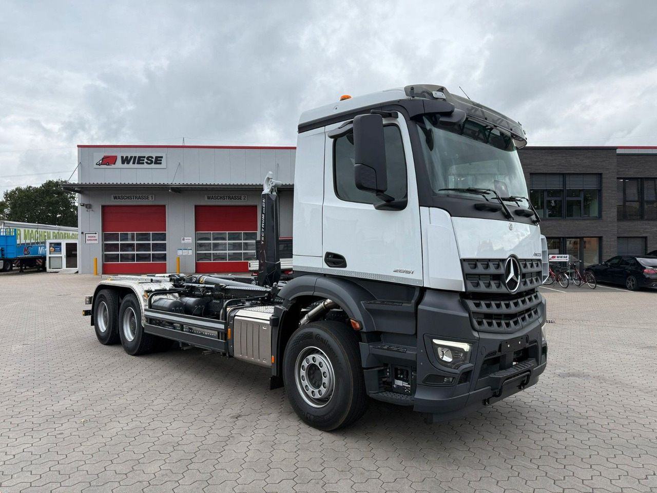 Mercedes-Benz Arocs 5 2651L 6 x4 Meiller RS 2170 - Камион со кука за подигање: слика 1 Mercedes-Benz Arocs 5 2651L 6 x4 Meiller RS 2170 - Камион со кука за подигање: слика 1