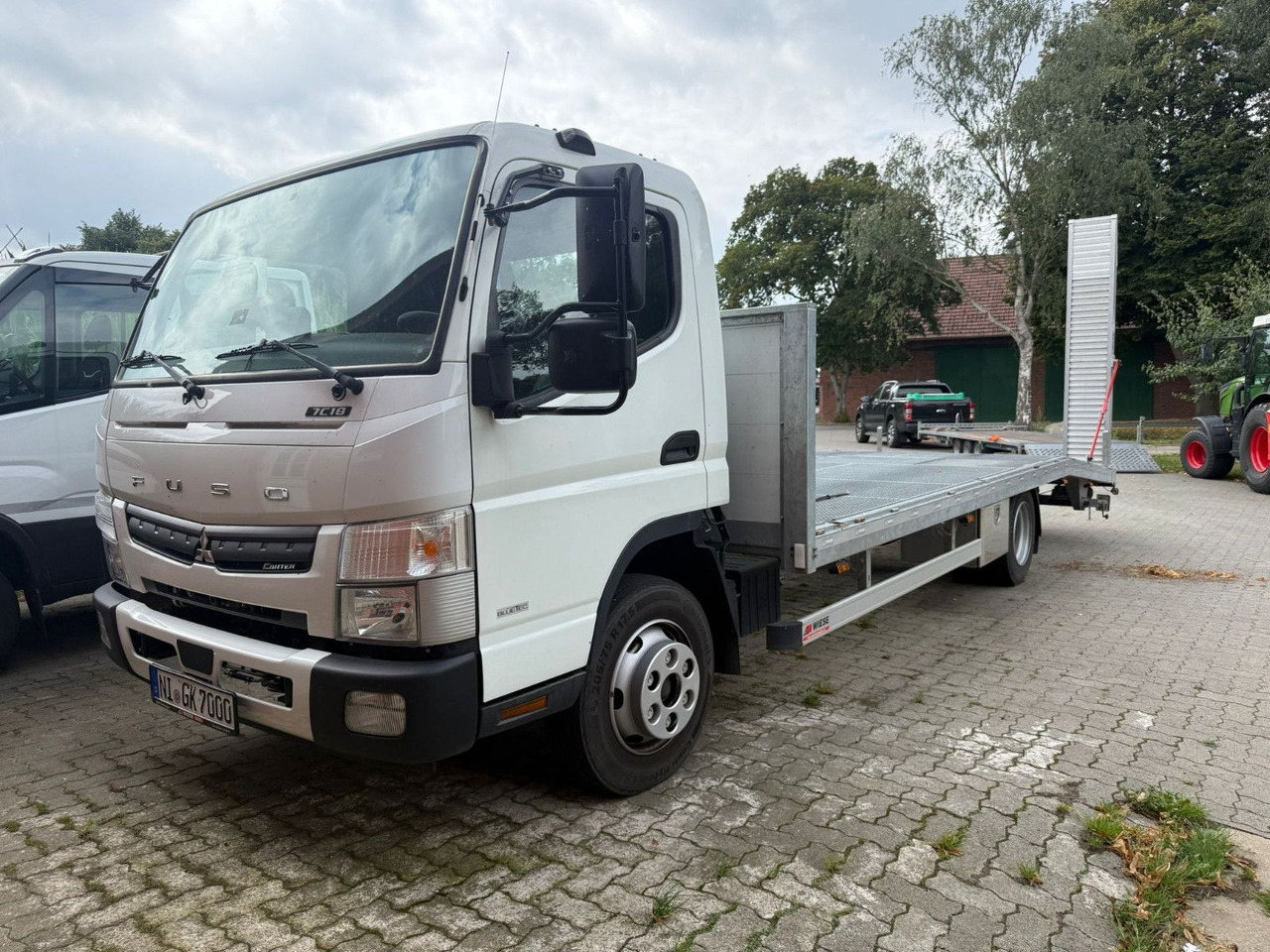 Mitsubishi Fuso Canter 7C18 Arbeitsbühnentransporter - Комбе со отворен сандак: слика 1 Mitsubishi Fuso Canter 7C18 Arbeitsbühnentransporter - Комбе со отворен сандак: слика 1