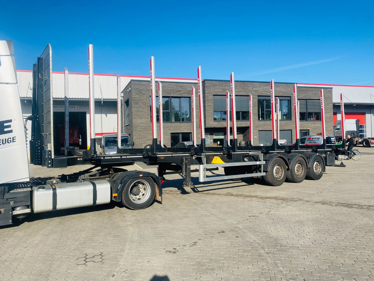 PAVIC Holzauflieger mit Schemel und Rungen - Полуприколка за дрва: слика 3 PAVIC Holzauflieger mit Schemel und Rungen - Полуприколка за дрва: слика 3