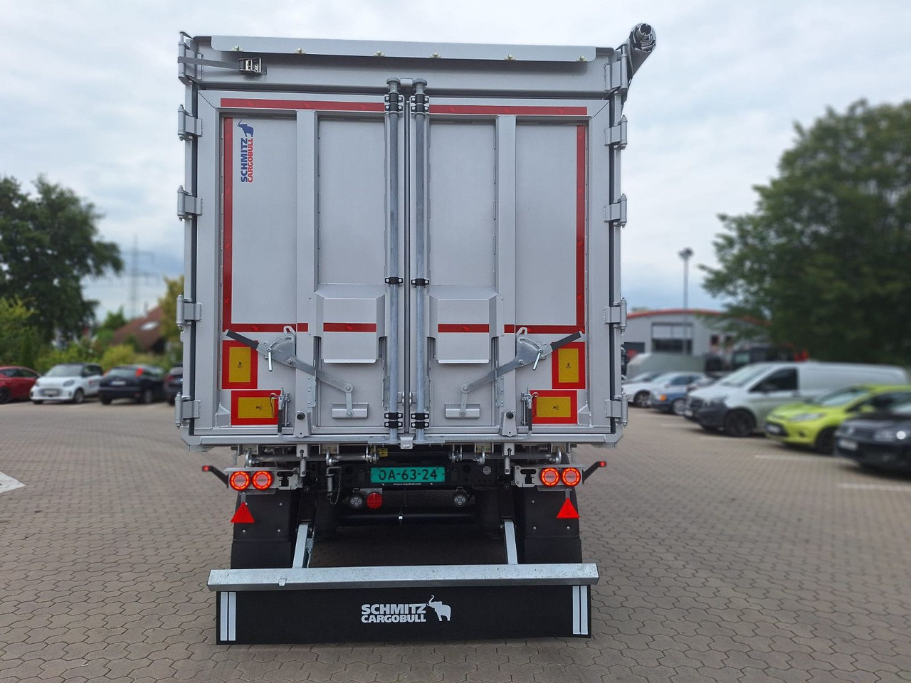 Schmitz Cargobull Kipper 52m³ mit gekröpftem Chassis - Кипер полуприколка: слика 4 Schmitz Cargobull Kipper 52m³ mit gekröpftem Chassis - Кипер полуприколка: слика 4