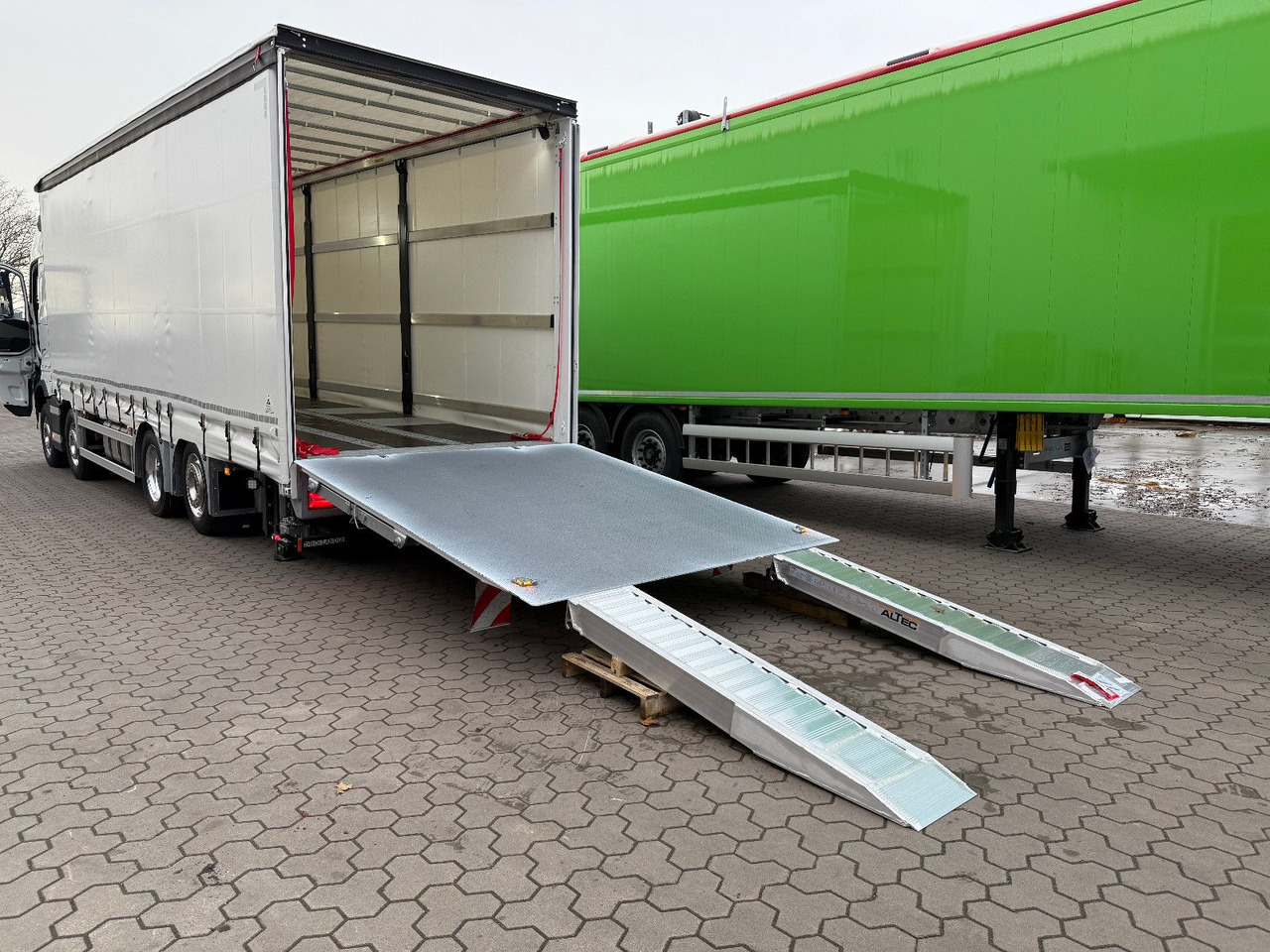 Volvo FH 500 8x2 Arbeitsbühnen Transporter LBW 9t - Камион за влечење: слика 5 Volvo FH 500 8x2 Arbeitsbühnen Transporter LBW 9t - Камион за влечење: слика 5