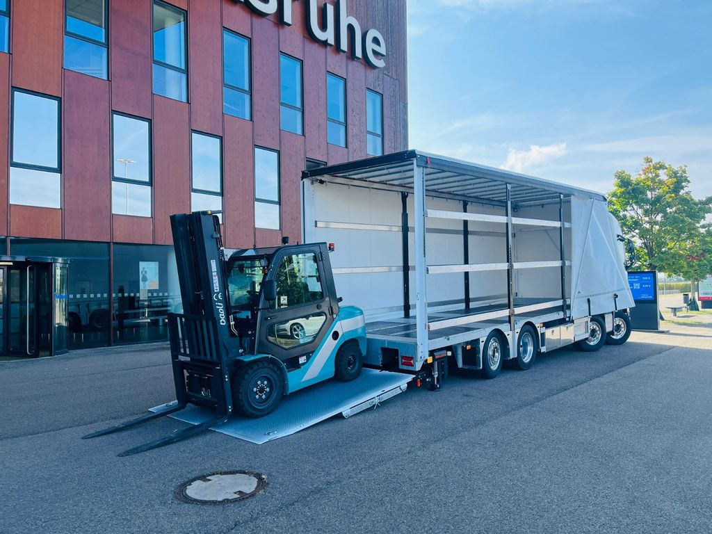 Volvo FH 500 8x2 Arbeitsbühnen Transporter LBW 9t - Камион со церада: слика 1 Volvo FH 500 8x2 Arbeitsbühnen Transporter LBW 9t - Камион со церада: слика 1