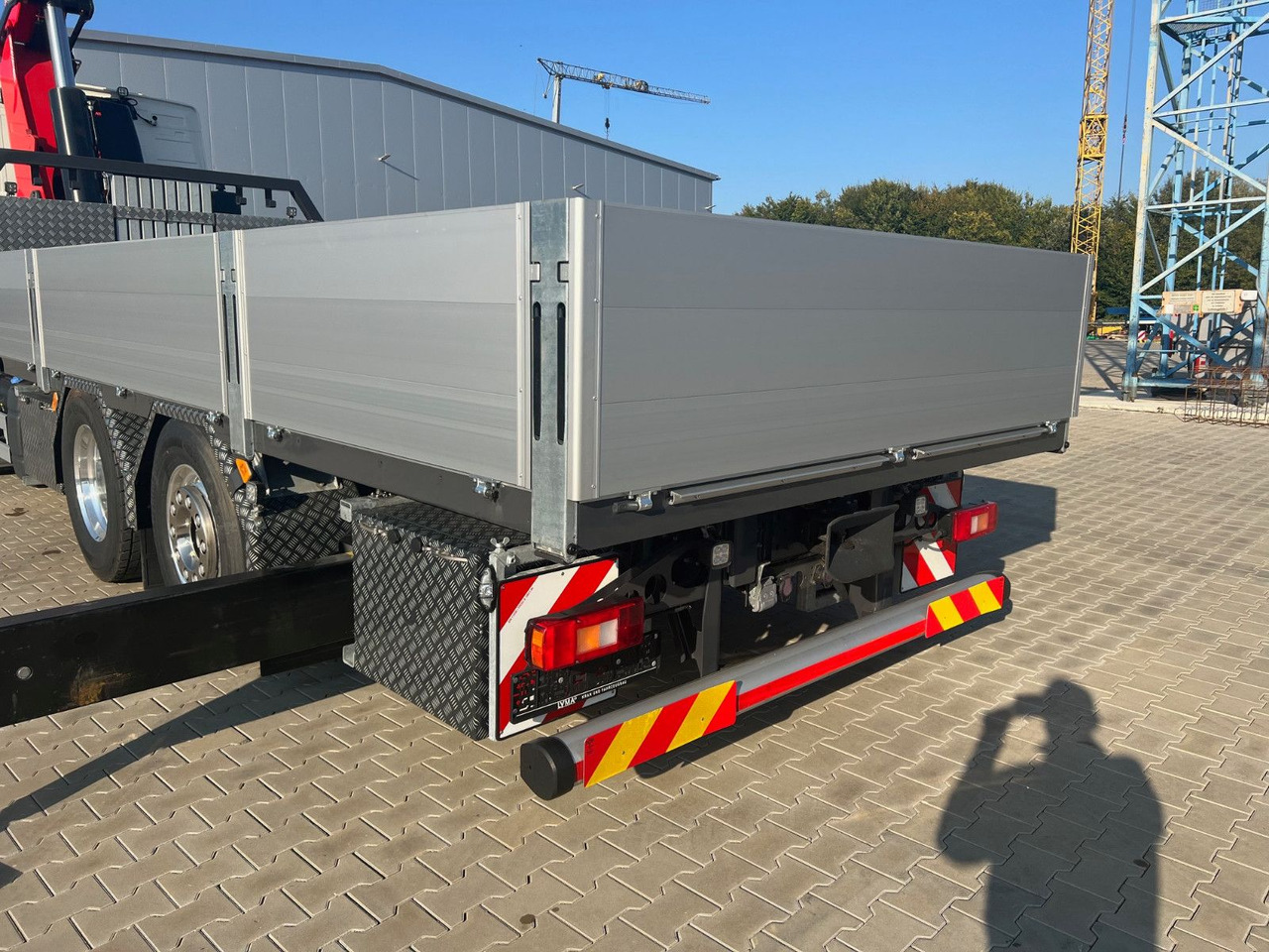 Volvo FH 500 8x2 Kran F710 RA2.26 - Камион со кран: слика 3 Volvo FH 500 8x2 Kran F710 RA2.26 - Камион со кран: слика 3