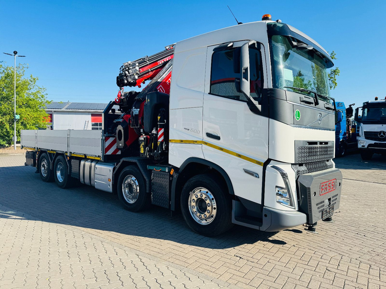 Volvo FH 500 8x2 mit F710RA.2.27 L426 und V20 Winde - Камион со кран: слика 2 Volvo FH 500 8x2 mit F710RA.2.27 L426 und V20 Winde - Камион со кран: слика 2