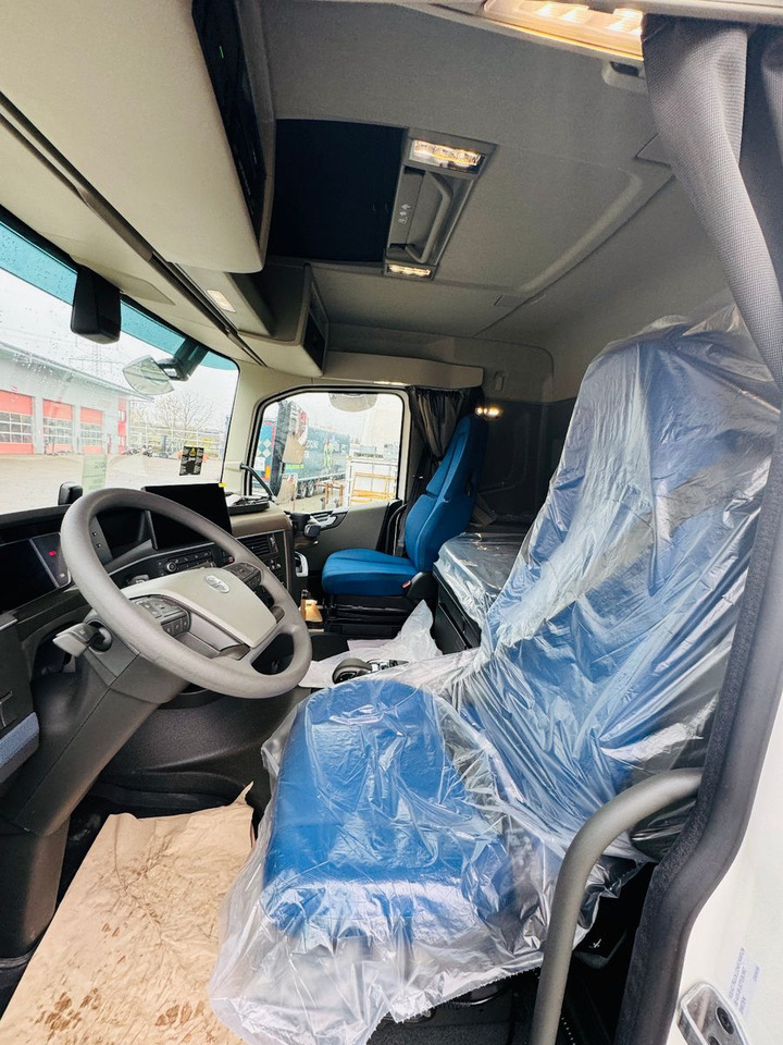 Volvo FH 500 8x4 Kran F710 RA2.27 Jib & Winde Sofort - Камион со кран: слика 5 Volvo FH 500 8x4 Kran F710 RA2.27 Jib & Winde Sofort - Камион со кран: слика 5