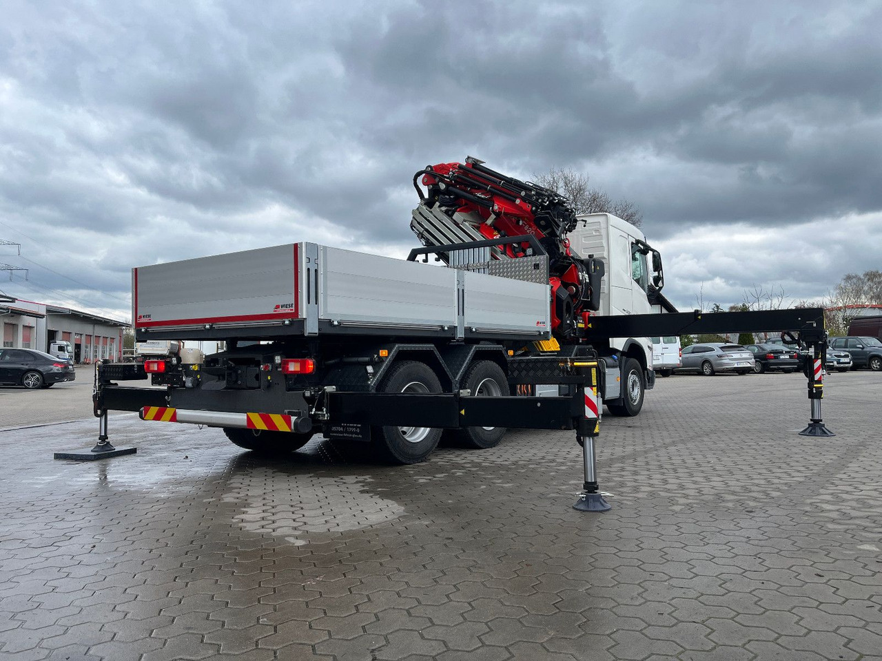 Volvo FH 500 8x4 Kran F820 RA2.27 Jib & Winde Sofort - Камион со платформа, Камион со кран: слика 5 Volvo FH 500 8x4 Kran F820 RA2.27 Jib & Winde Sofort - Камион со платформа, Камион со кран: слика 5
