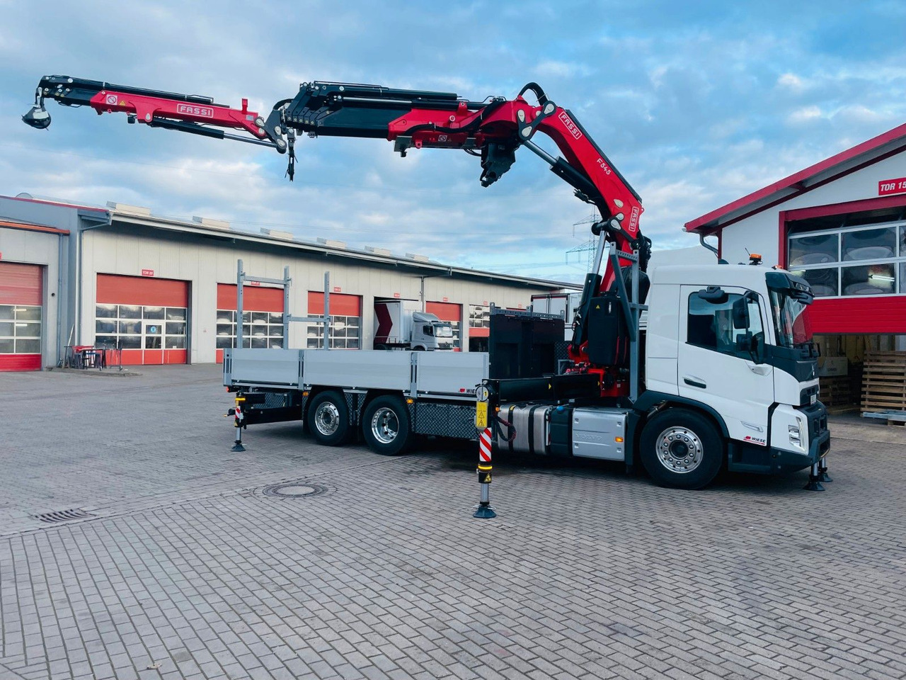 Volvo FMX 500 FASSI Ladekran F545 JIB & Winde Sofort - Камион со платформа, Камион со кран: слика 4 Volvo FMX 500 FASSI Ladekran F545 JIB & Winde Sofort - Камион со платформа, Камион со кран: слика 4