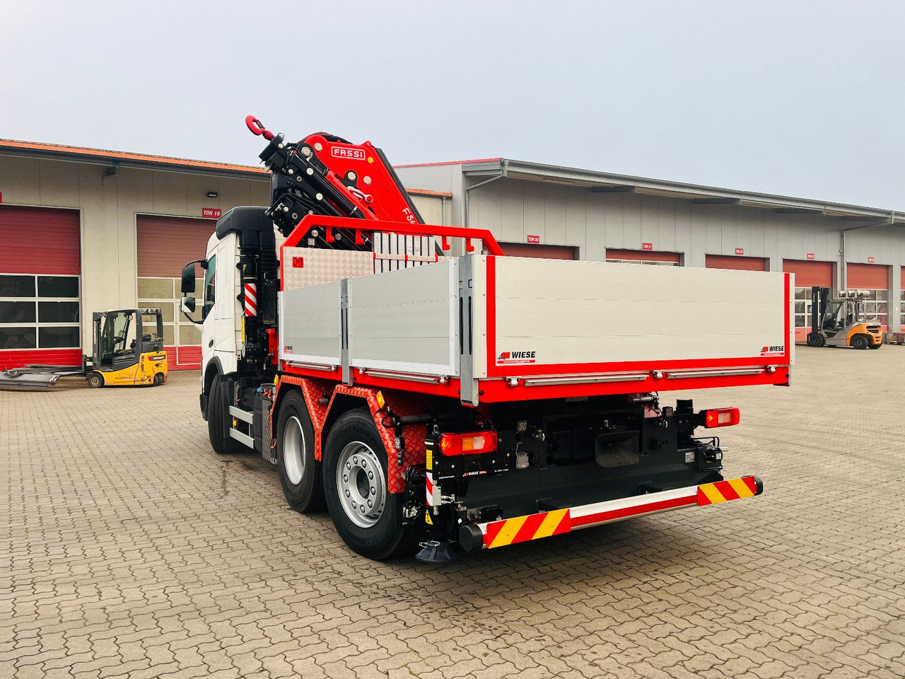 Volvo FMX 540 6x2 mit F545RA.2.28 - Камион со кран: слика 4 Volvo FMX 540 6x2 mit F545RA.2.28 - Камион со кран: слика 4