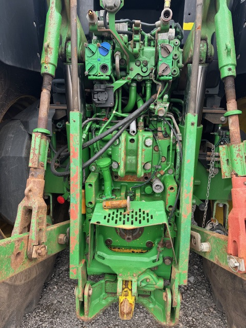 JOHN DEERE 6210R - Трактор: слика 4 JOHN DEERE 6210R - Трактор: слика 4
