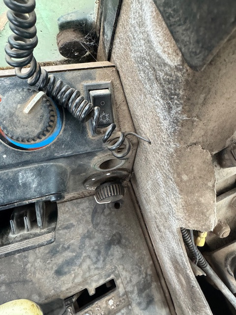 Трактор JOHN DEERE 6400: слика 9