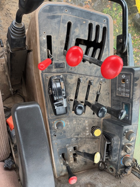 Трактор JOHN DEERE 6400: слика 8