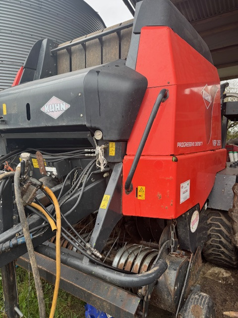 KUHN 2160 combi - Балирка за тркалезни бали: слика 1 KUHN 2160 combi - Балирка за тркалезни бали: слика 1