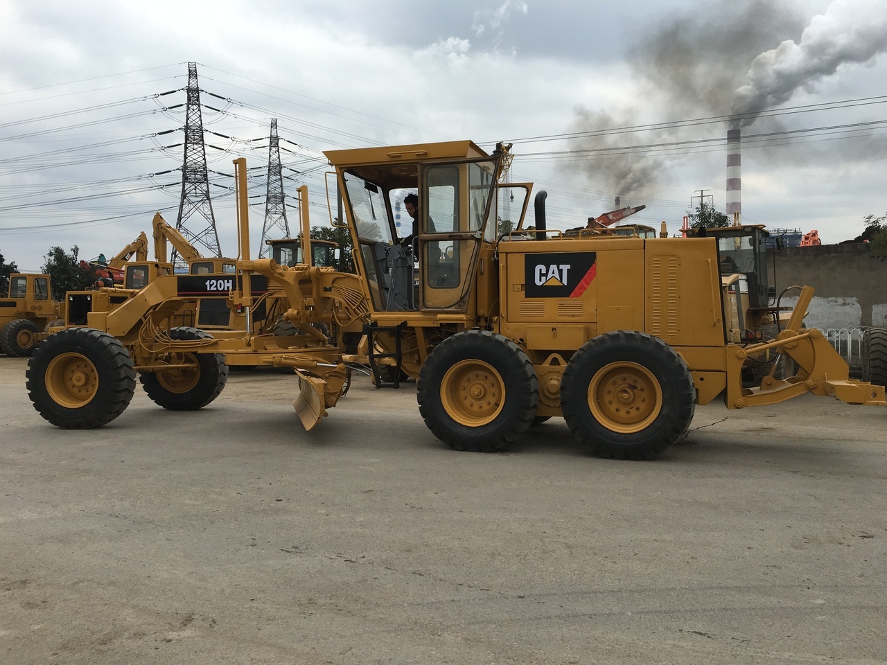 CATERPILLAR 120H - Порамнувач: слика 1 CATERPILLAR 120H - Порамнувач: слика 1