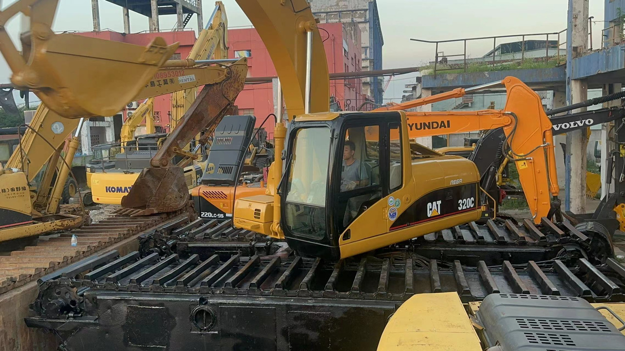 CATERPILLAR 320C - Амфибиски багер: слика 4 CATERPILLAR 320C - Амфибиски багер: слика 4