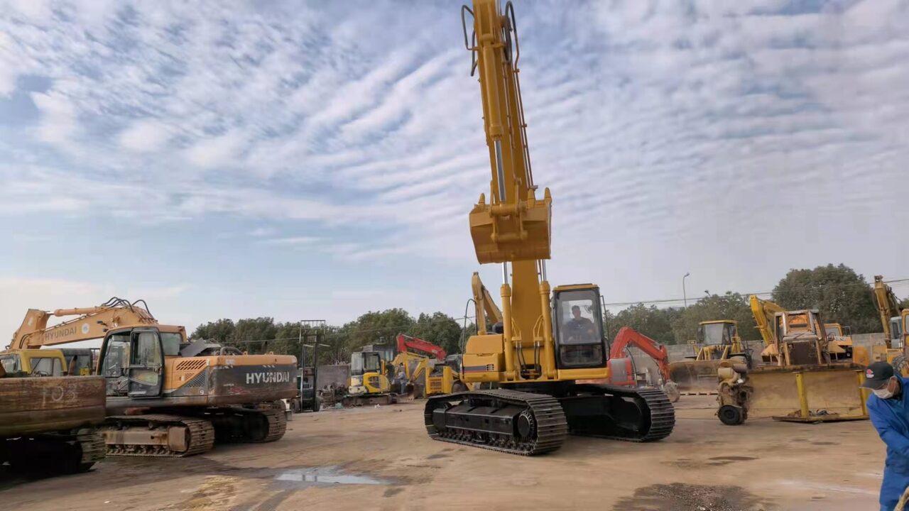CATERPILLAR 330BL - Багер гасеничар: слика 2 CATERPILLAR 330BL - Багер гасеничар: слика 2