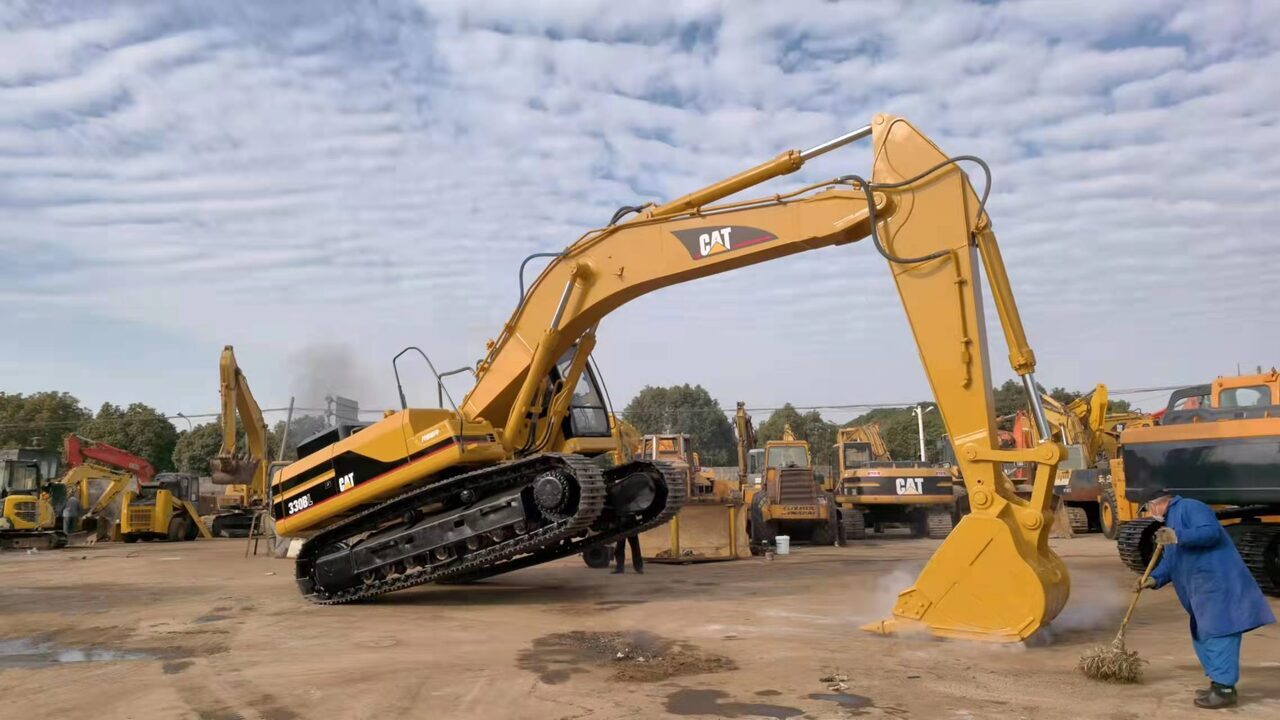 CATERPILLAR 330BL - Багер гасеничар: слика 1 CATERPILLAR 330BL - Багер гасеничар: слика 1