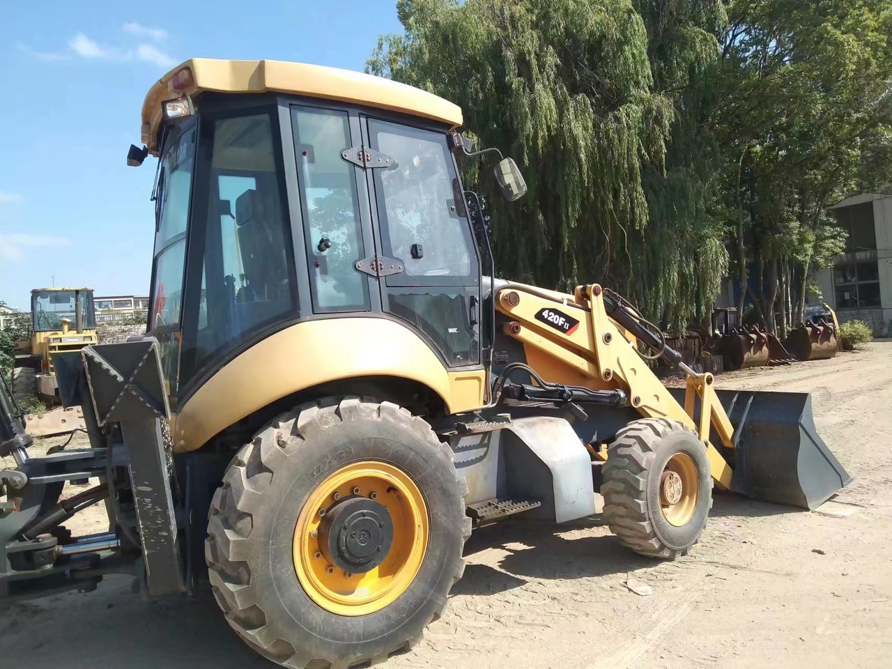 CATERPILLAR 420F - Ровокопач: слика 3 CATERPILLAR 420F - Ровокопач: слика 3