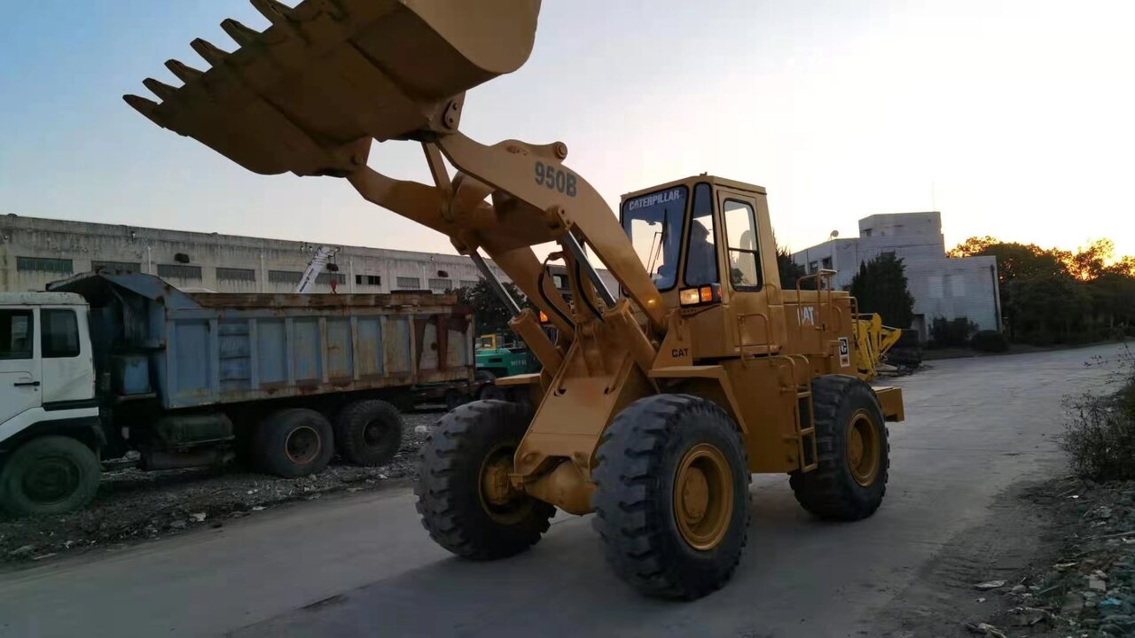 CATERPILLAR 950B - Натоварувач на тркала: слика 3 CATERPILLAR 950B - Натоварувач на тркала: слика 3