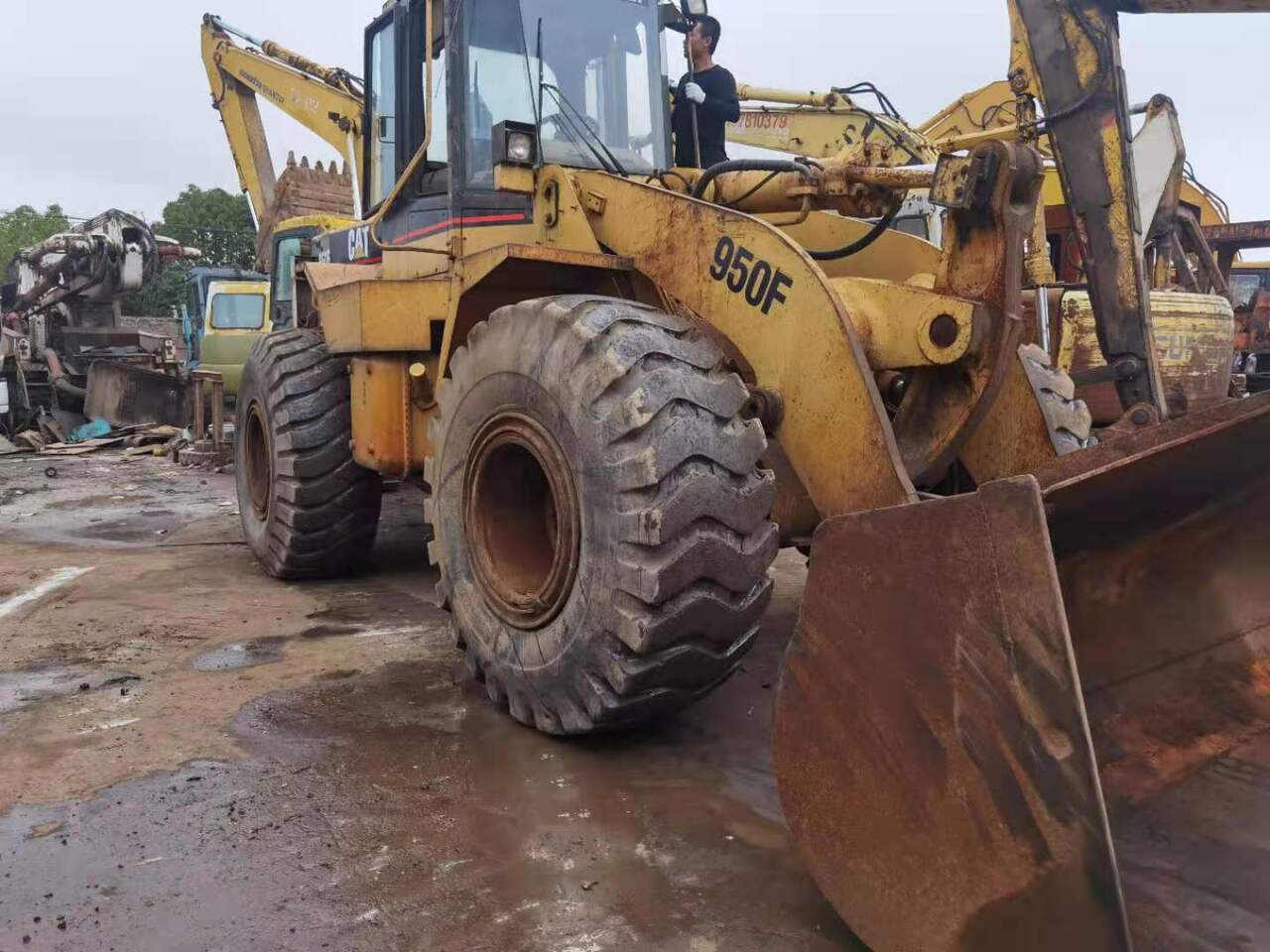 CATERPILLAR CAT-950F -Wheel loader - Натоварувач на тркала: слика 2 CATERPILLAR CAT-950F -Wheel loader - Натоварувач на тркала: слика 2