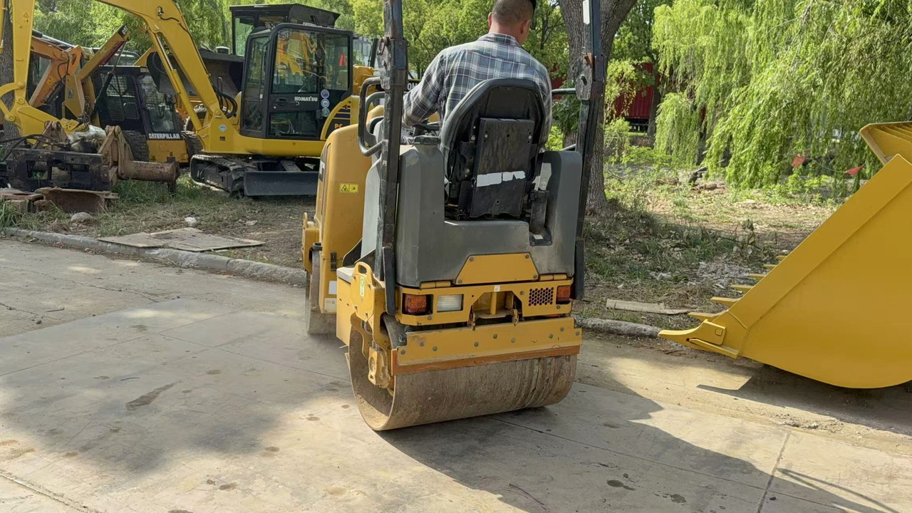 CATERPILLAR CB14B - Ваљак: слика 2 CATERPILLAR CB14B - Ваљак: слика 2