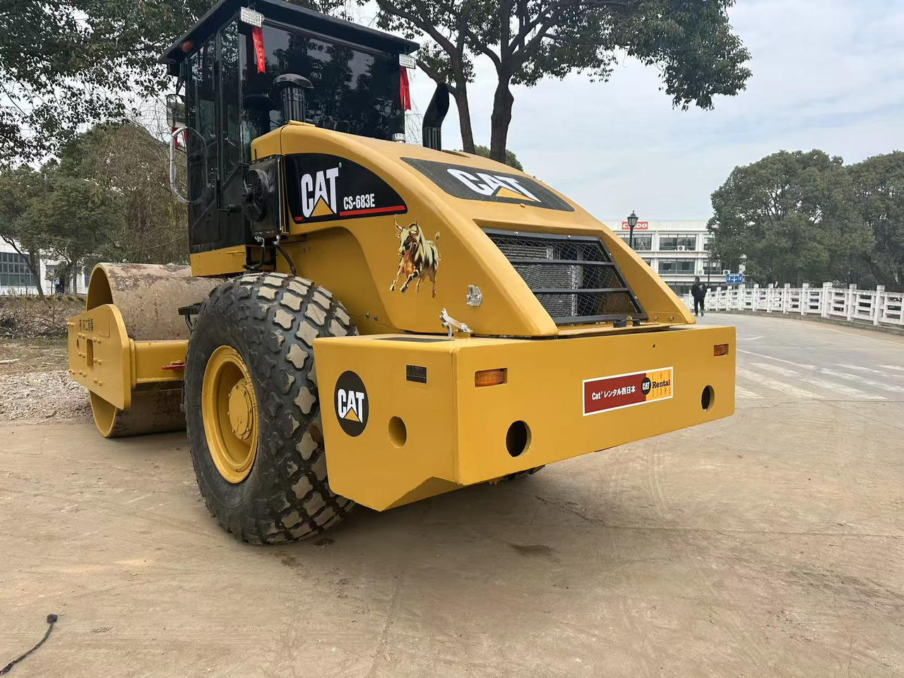 CATERPILLAR CS683E - Компактор: слика 1 CATERPILLAR CS683E - Компактор: слика 1