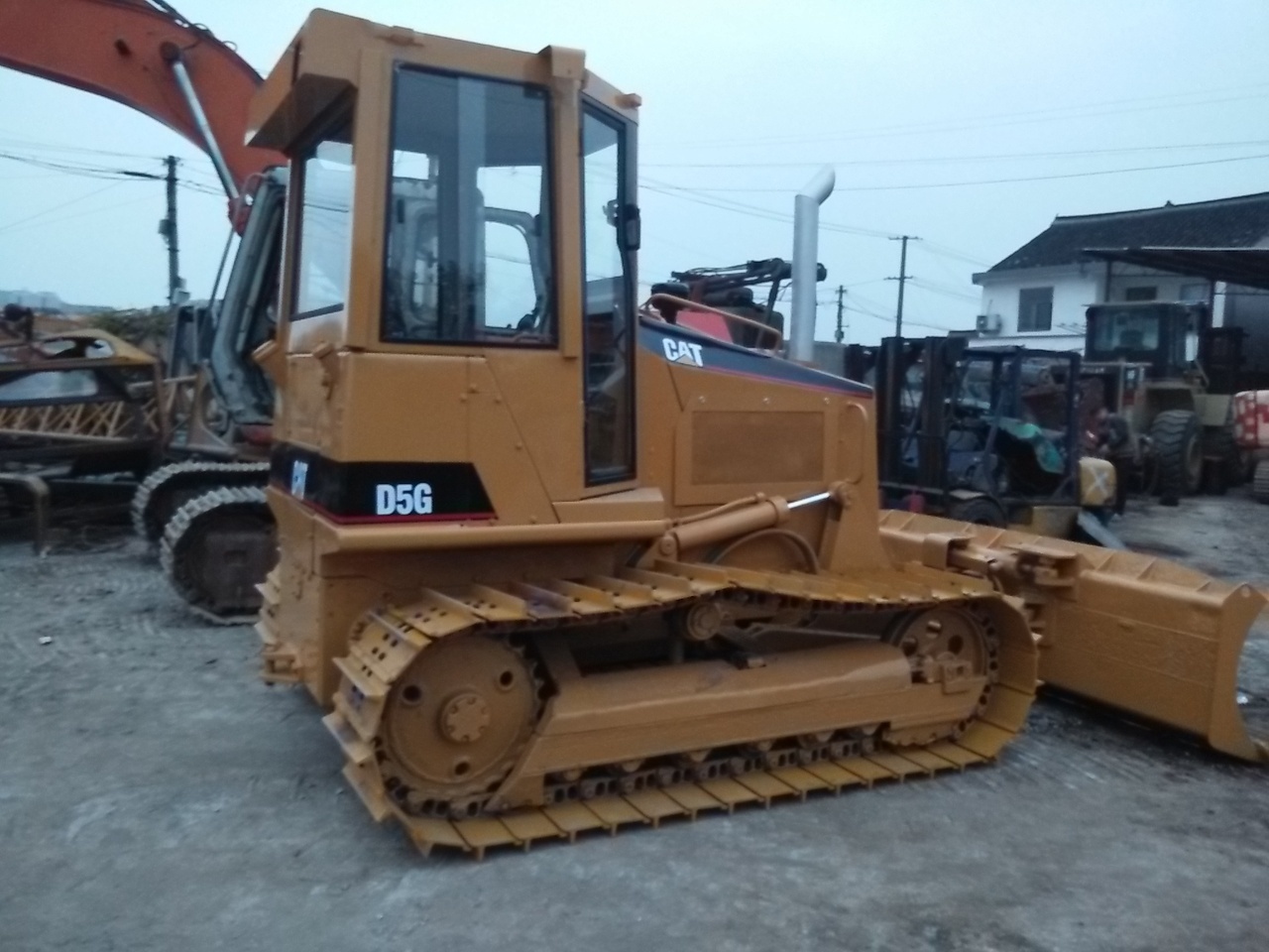 CATERPILLAR D5G - Булдожер: слика 1 CATERPILLAR D5G - Булдожер: слика 1