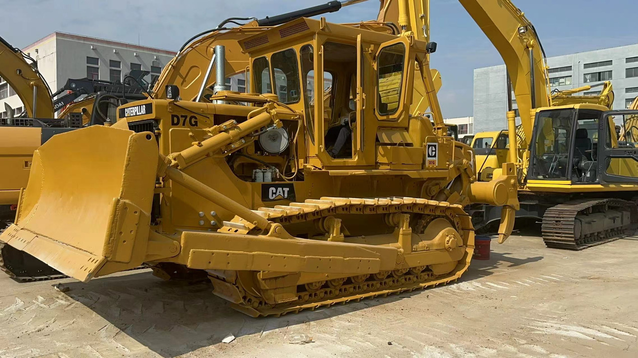 CATERPILLAR D7G - Булдожер: слика 1 CATERPILLAR D7G - Булдожер: слика 1
