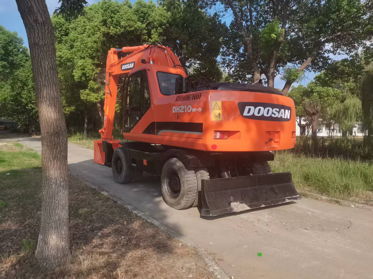 DOOSAN DH210W-9C - Багер на тркала: слика 2 DOOSAN DH210W-9C - Багер на тркала: слика 2