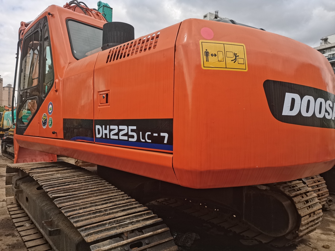 DOOSAN DH225LC-7 - Багер гасеничар: слика 2 DOOSAN DH225LC-7 - Багер гасеничар: слика 2