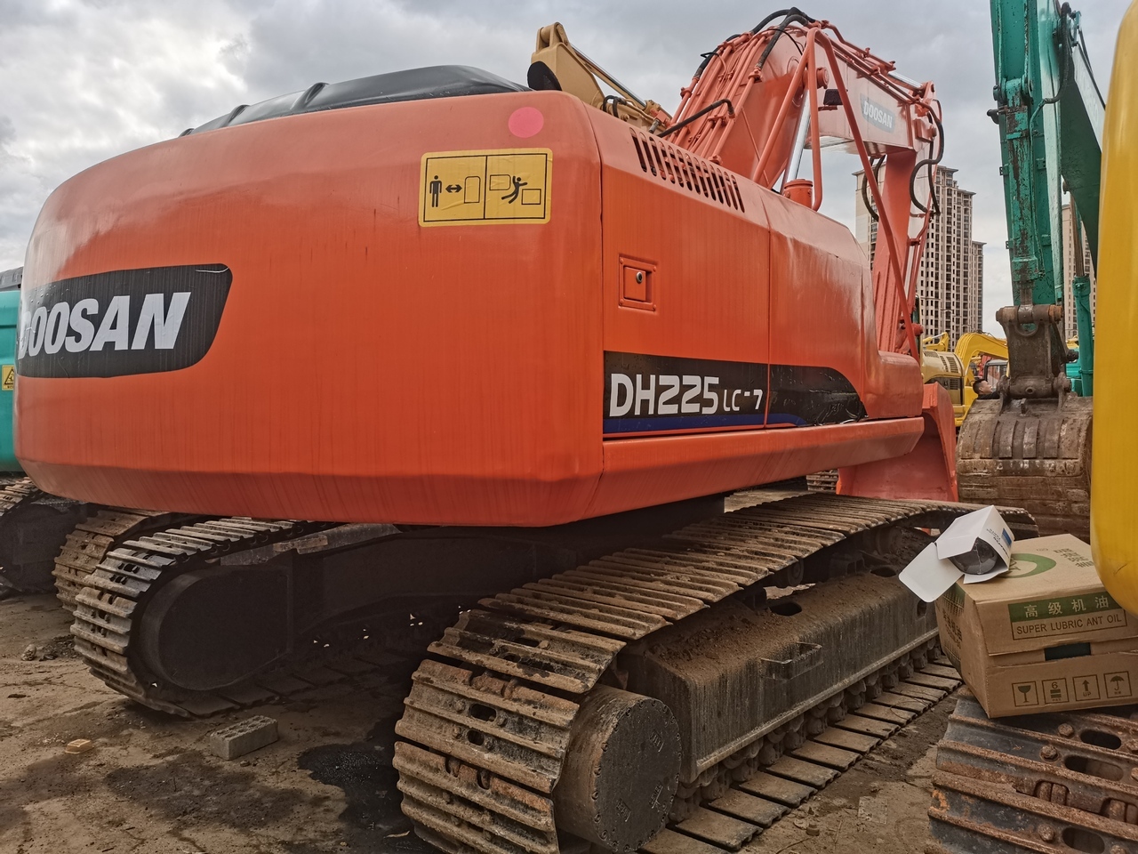 DOOSAN DH225LC-7 - Багер гасеничар: слика 1 DOOSAN DH225LC-7 - Багер гасеничар: слика 1