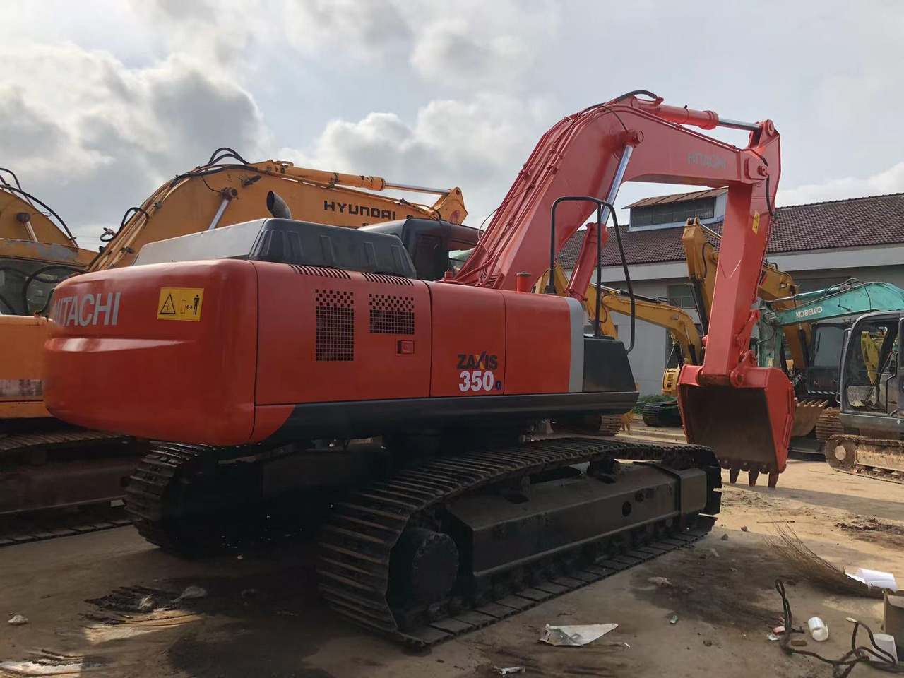 HITACHI ZX350 - Багер гасеничар: слика 2 HITACHI ZX350 - Багер гасеничар: слика 2
