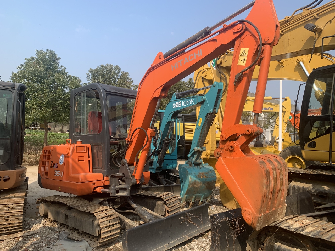 Мини багер HITACHI ZX35U-mini excavator: слика 6 Мини багер HITACHI ZX35U-mini excavator: слика 6