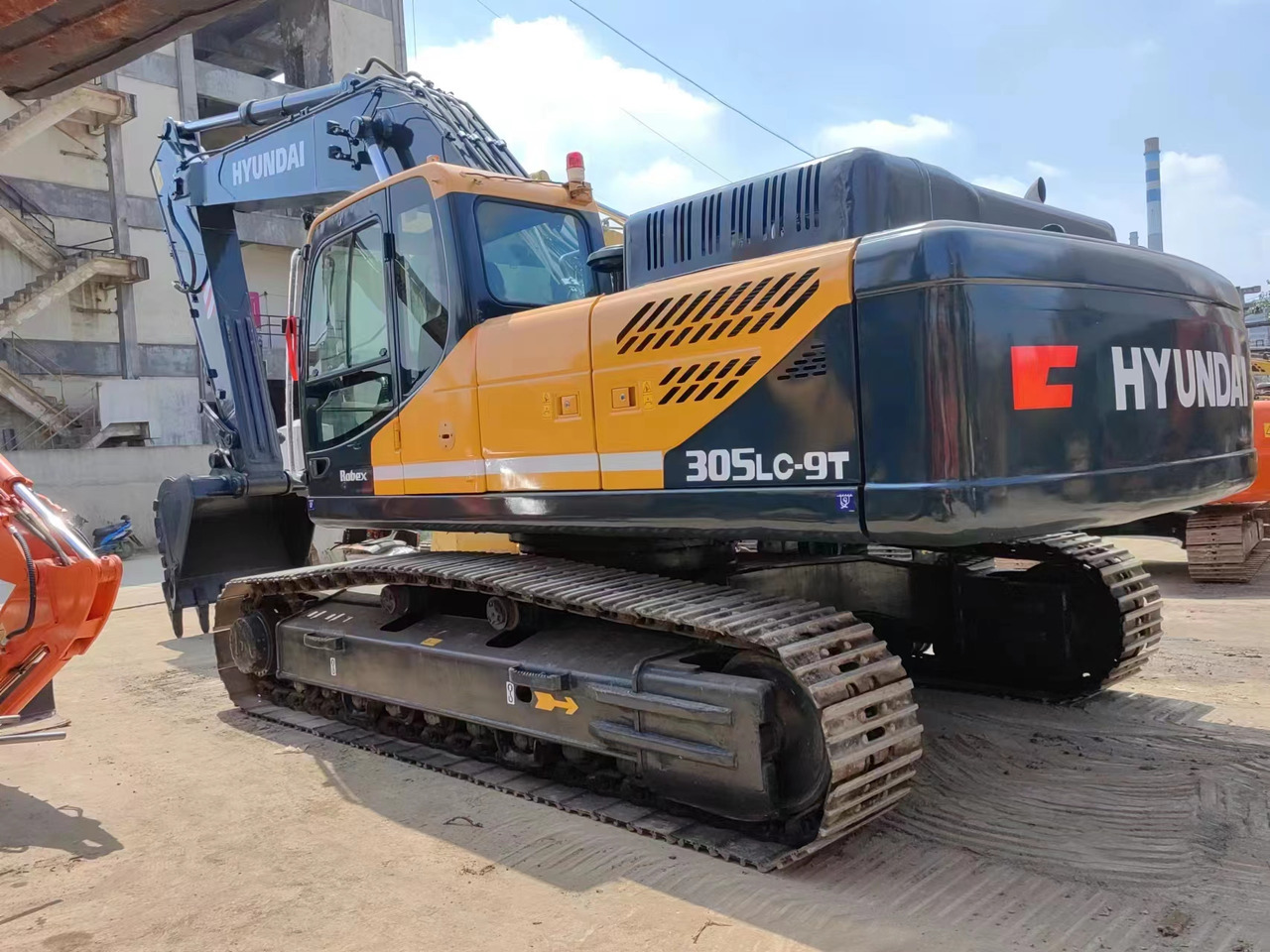 HYUNDAI R305LC-9T - Багер гасеничар: слика 3 HYUNDAI R305LC-9T - Багер гасеничар: слика 3
