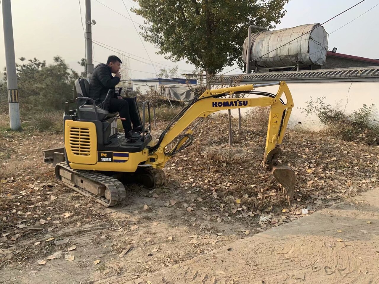 KOMATSU PC18MR - Багер гасеничар: слика 2 KOMATSU PC18MR - Багер гасеничар: слика 2