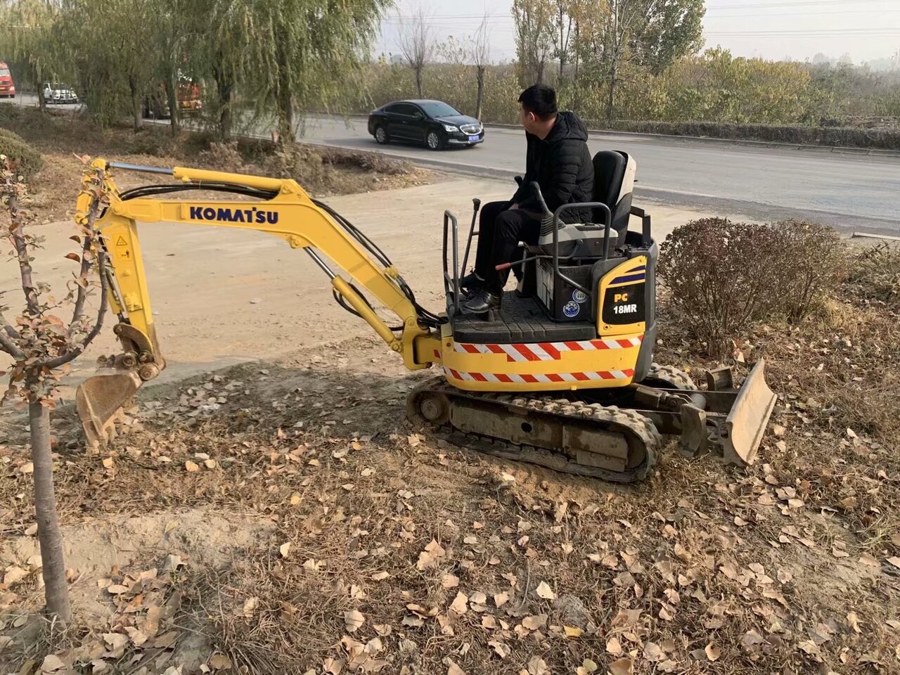 KOMATSU PC18MR - Багер гасеничар: слика 3 KOMATSU PC18MR - Багер гасеничар: слика 3