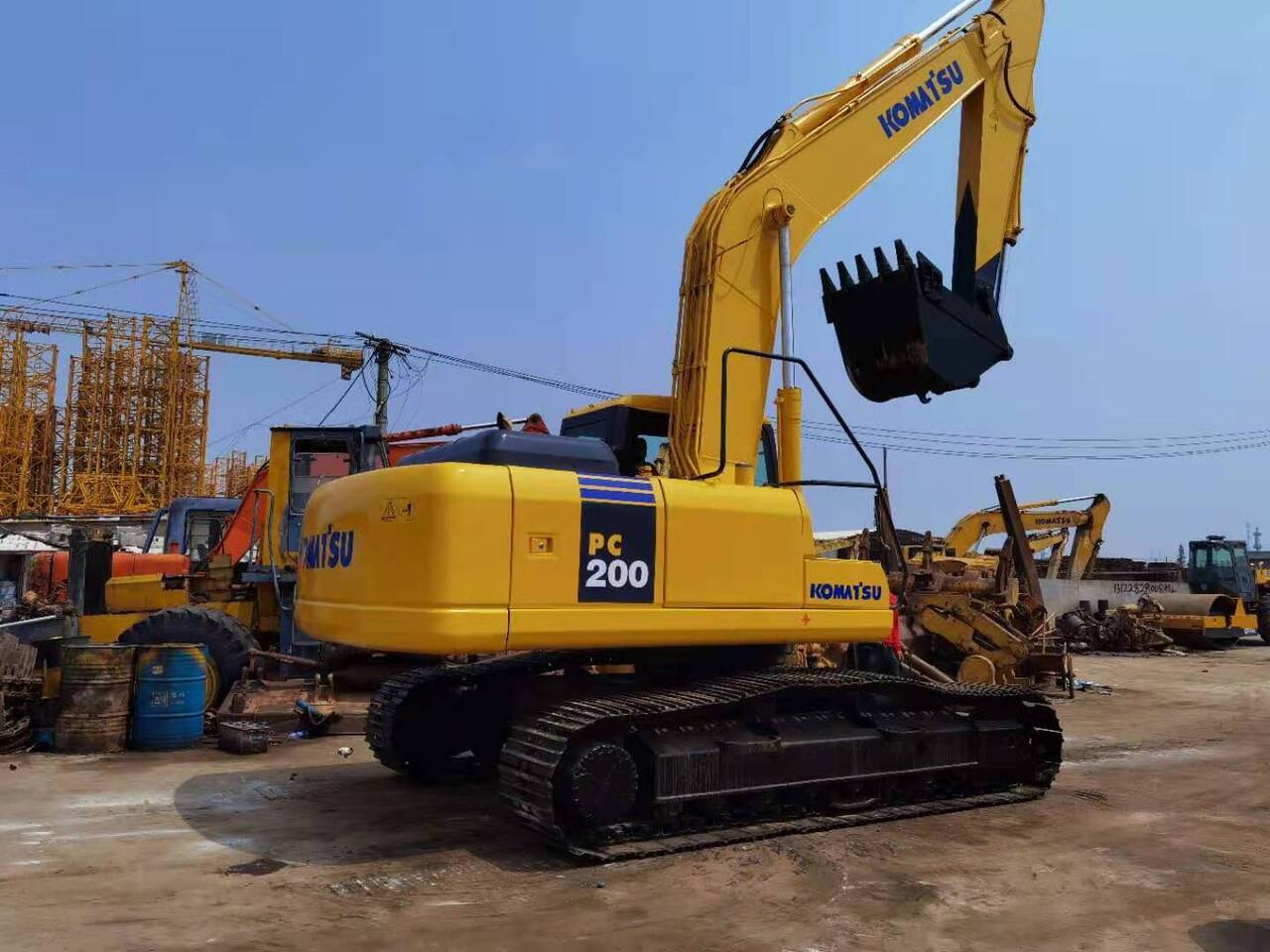 KOMATSU PC200 - Багер гасеничар: слика 1 KOMATSU PC200 - Багер гасеничар: слика 1