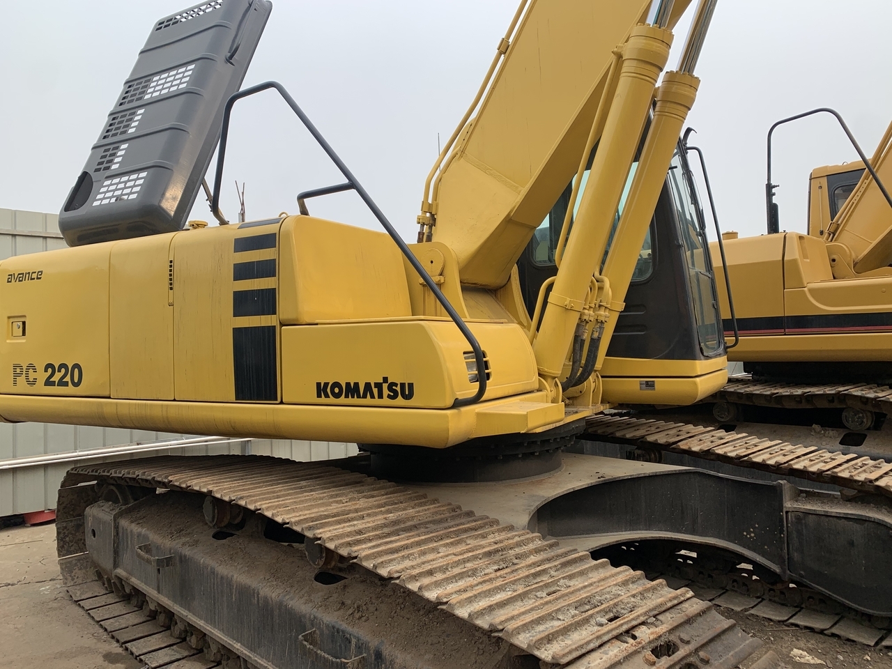 KOMATSU PC220-6E - Багер гасеничар: слика 1 KOMATSU PC220-6E - Багер гасеничар: слика 1