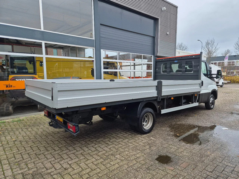 Iveco Daily 50C18 Pritsche 3.0D Euro 6 Hi-Matic GVW 3500 kg - Комбе со отворен сандак: слика 2 Iveco Daily 50C18 Pritsche 3.0D Euro 6 Hi-Matic GVW 3500 kg - Комбе со отворен сандак: слика 2