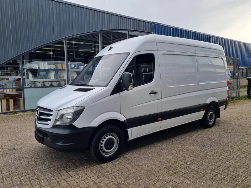 Mercedes-Benz Sprinter 314 CDI/ L2H2/ Aut./ Airco/ Camera/ Navi - Товарно комбе: слика 4 Mercedes-Benz Sprinter 314 CDI/ L2H2/ Aut./ Airco/ Camera/ Navi - Товарно комбе: слика 4