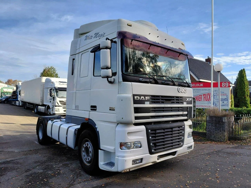 DAF XF 95.430 4x2 MANUAL ZF GEARBOX !! EURO 3 Engine !! - Камион влекач: слика 2 DAF XF 95.430 4x2 MANUAL ZF GEARBOX !! EURO 3 Engine !! - Камион влекач: слика 2