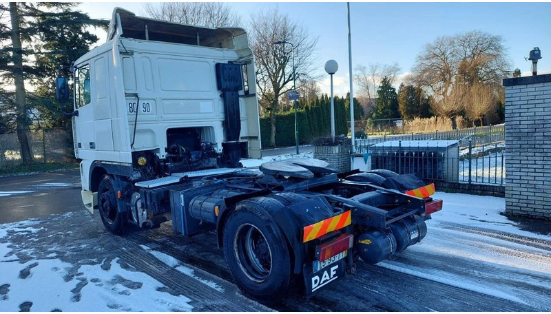 DAF XF 95.430 EURO 2 MANUAL GEARBOX - Камион влекач: слика 4 DAF XF 95.430 EURO 2 MANUAL GEARBOX - Камион влекач: слика 4