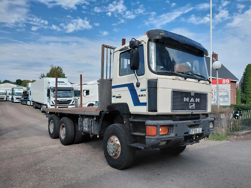 MAN 26.362 6x6 Steel Suspension - Камион со платформа: слика 2 MAN 26.362 6x6 Steel Suspension - Камион со платформа: слика 2