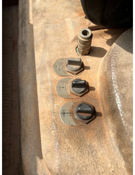 Кипер Mercedes-Benz SK 2628 6X4 FULL STEEL SPRING KIPPER MANUAL GEARBOX: слика 19 Кипер Mercedes-Benz SK 2628 6X4 FULL STEEL SPRING KIPPER MANUAL GEARBOX: слика 19