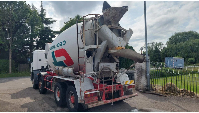 Scania P114-340 8x4 Mixer Full Steel Spring - Камион миксер за бетон: слика 4 Scania P114-340 8x4 Mixer Full Steel Spring - Камион миксер за бетон: слика 4
