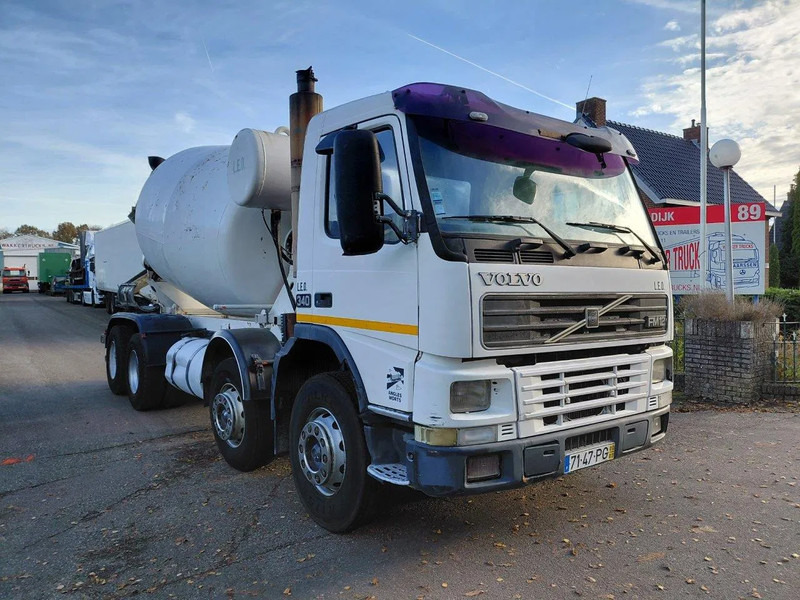 Volvo FM 12.340 8x4 Mixer Steel Suspension - Камион миксер за бетон: слика 2 Volvo FM 12.340 8x4 Mixer Steel Suspension - Камион миксер за бетон: слика 2
