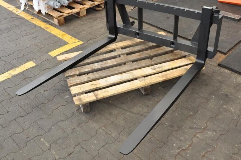 METAL-TECHNIK Paleciak / Frame with pallet forks - Вилушка за Камион: слика 2 METAL-TECHNIK Paleciak / Frame with pallet forks - Вилушка за Камион: слика 2