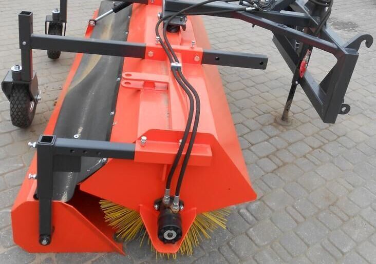 Metal-technik Sweeper/ Zamiatarka 2,4*M - Метла за Комунално/ Специјално возило: слика 2 Metal-technik Sweeper/ Zamiatarka 2,4*M - Метла за Комунално/ Специјално возило: слика 2